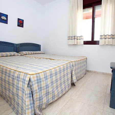 Apartment Coral Beach 01
